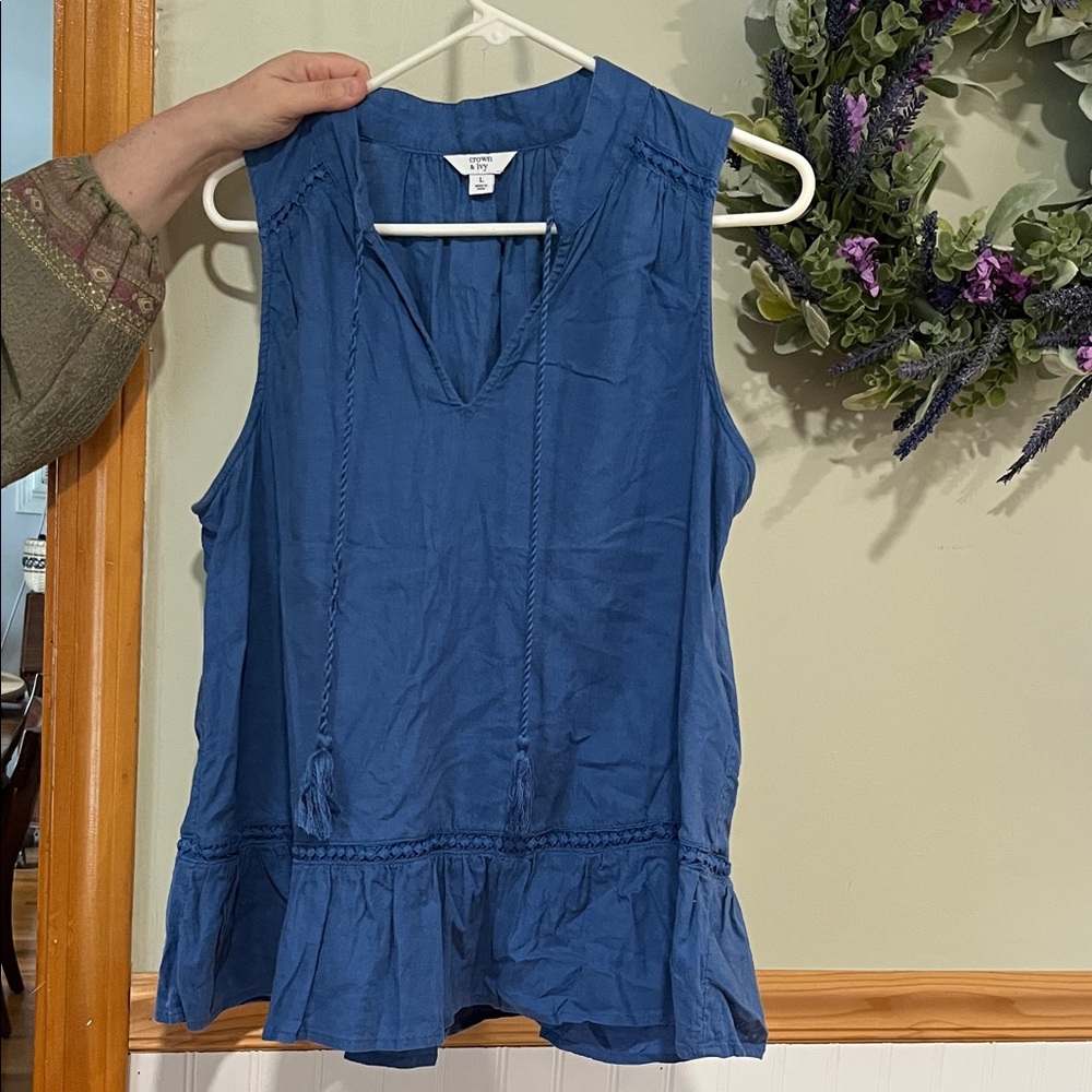 crown & ivy Blue Sleeveless Tassel V-Neck Ruffle Hem Top